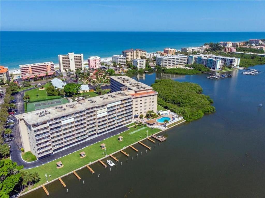 Bayshore Yatch Tennis Condo 2Br 3 Beds, Walking Distance To Beautiful Quite Beach Clearwater Beach Exterior foto